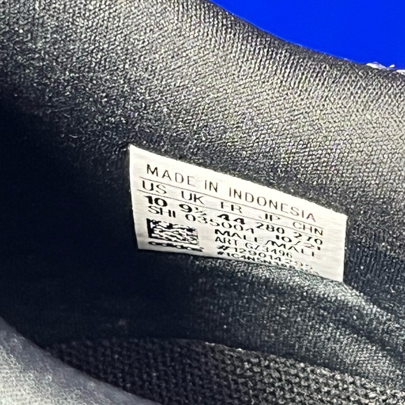 NEW adidas Swift Run 22 Black Gray Mens Size 10 Fast Shipping - Picture 7 of 8